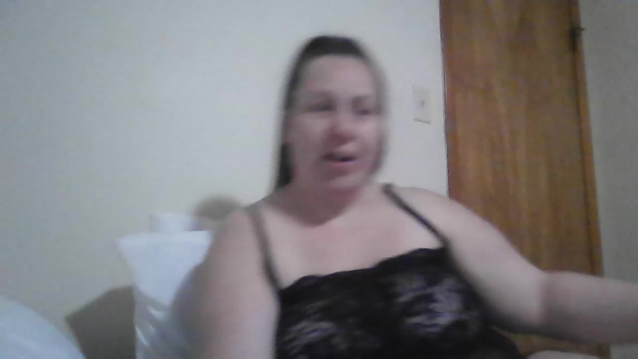 [6 Feb 17:19] Private Show titties and clit play – видео вебкам-модели DallaStone