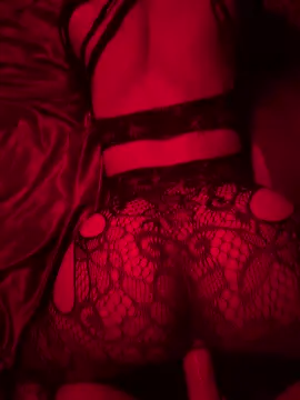 [2 Jan 21:06] Public Show - відео від вебкаммоделі pure_pleasure23