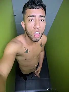 Masturbate un public toiles – видео вебкам-модели liam_bronw