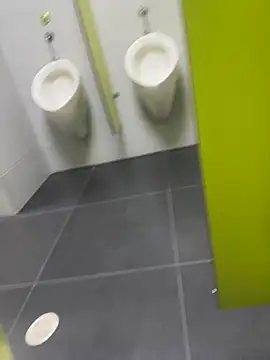 Cum Show in toiles public and open door – видео вебкам-модели liam_bronw