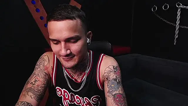 Show cum 🍆💦 - vidéo du modèle de showcams DarkBenito