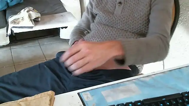 [7 Jan 13:41] Public Show - video by Renard0909 cam model