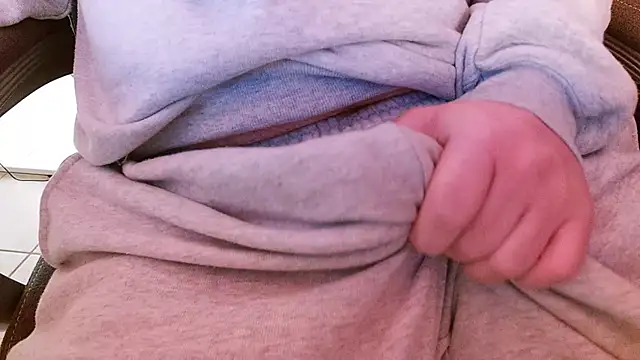 Ticket Show-カメラキャストのDominic2295の動画