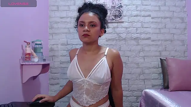 latina petite fucking - ক্যাম মডেল Little18Doll-এর ভিডিও