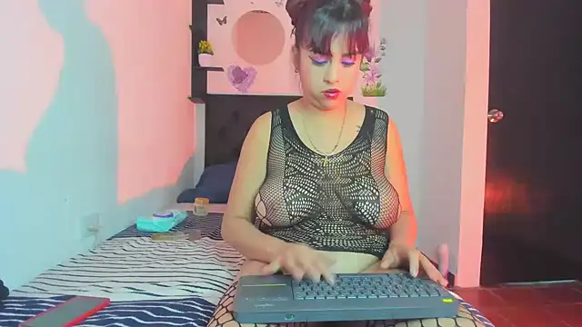[19 Feb 21:43] Private Show