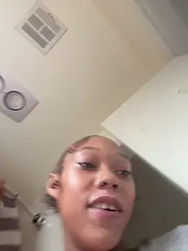 Vibrator/dildo play🤭 - vídeo de la modelo de cam Tamiii420