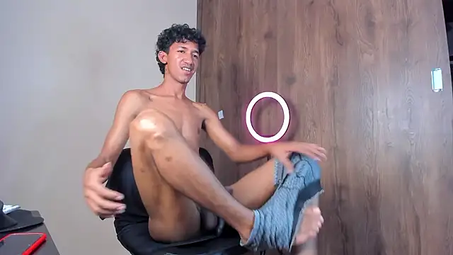 SHOW CUM
