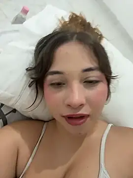 twerking naked and play with me,so hot🔥🔥🔥