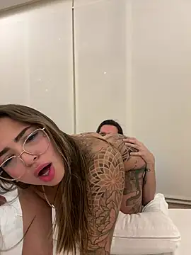 WITH ALCOHOL AND HARD SEX + CUM IN ASS - vídeo de la modelo de cam maferalvarexxx