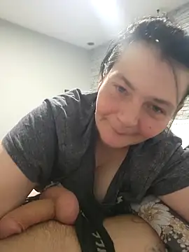 [17 Apr 22:15] Public Show - 視頻由 roksa2026 主播提供