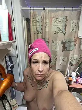 [15 Apr 14:04] Public Show - video by Karmab69 cam model