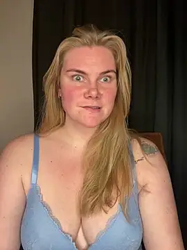 Fuck im so horny..😈 - video av SexyBlondJoanna cam model