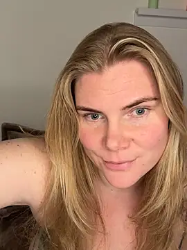 Toy Fuck First /  Blowjob After 💋 - video av SexyBlondJoanna cam-modell