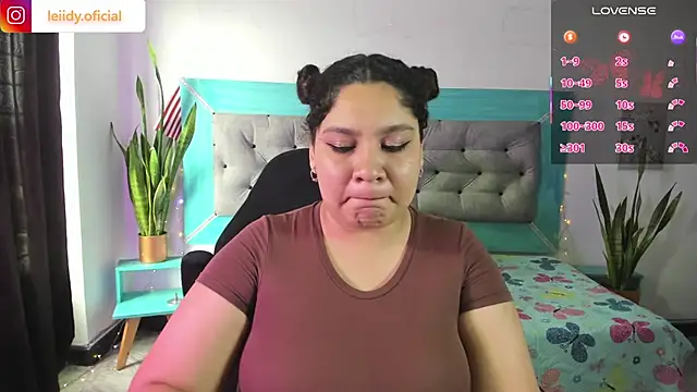 oil to make you happy – видео вебкам-модели megannn-diamonts