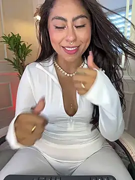 I suck you rich - video của người mẫu cam ThamaraGen_