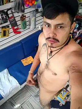 [15 Jan 11:57] Public Show - video av micckeys cam model