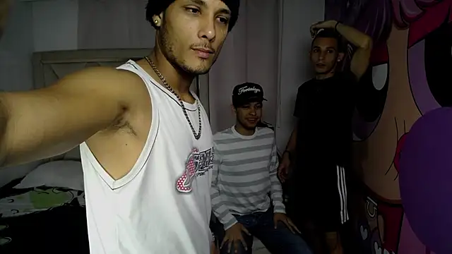 TRIO BLOWJOB HORNY