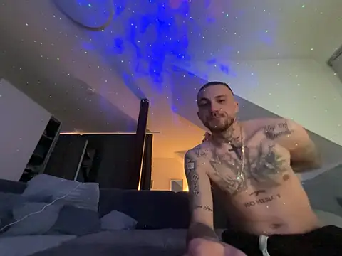 Private Show / deppthroat/ fingern / rauchen beim blowjob etc - video av Baddiecouple69 cam-modell