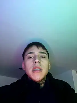 Cantando ♥️ - video by COLOMBIAN20CM cam model