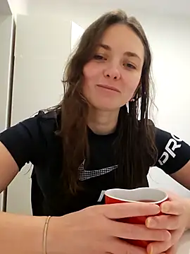 Showing my pussy for the first time😳 - Video von HotRoxyy Cam-Model