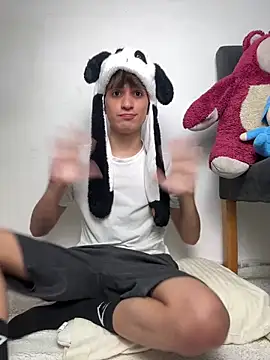 Show Cum – video od webkamerové modelky Naim_TheKing