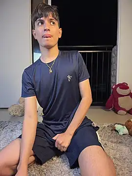 Showing anal while playing with my toys and experiencing great vibrations in my ass, this was diffic - 視頻由 Naim_TheKing 主播提供
