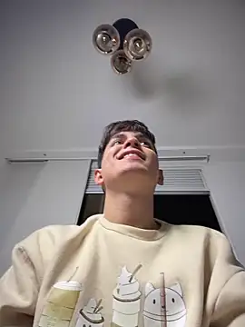 Sharing a pleasant time with you – video od webkamerové modelky Naim_TheKing