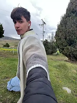 My ass out in the open air in the countryside, doggy style – video od webkamerové modelky Naim_TheKing