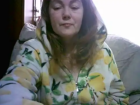 favorite pajamas with lemons - vídeo de la modelo de cam Russian_Lara