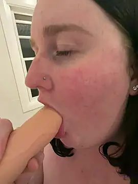 make me gag on your cock – video modela na kameri xopeachybaby