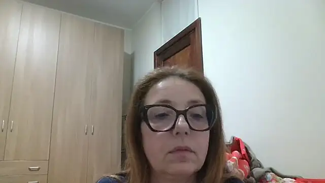 [28 Jan 17:03] Spy Show - Vídeo de Miasexmilf, modelo de vídeos