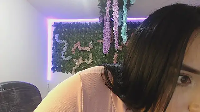 [2 Feb 15:38] Private Show - 視頻由 adara_cute_69 主播提供