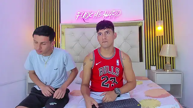 masturbation erotical - video di Two_Kings modella di cam