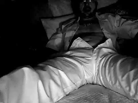 [23 Mar 02:41] Public Show - video av XXMejloXX cam model