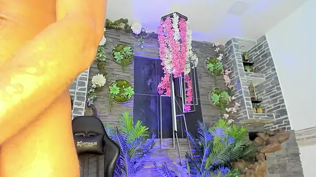 gamer boy with big cock - video by Rpoolrboy cam model
