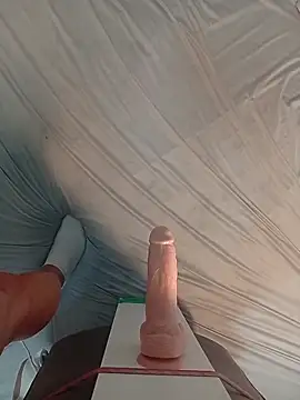 [22 Jan 07:21] Public Show - video by Jean-Pierre111 cam model