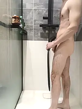 Maxi shower et rasage sex - video van Likecunnii cam-model