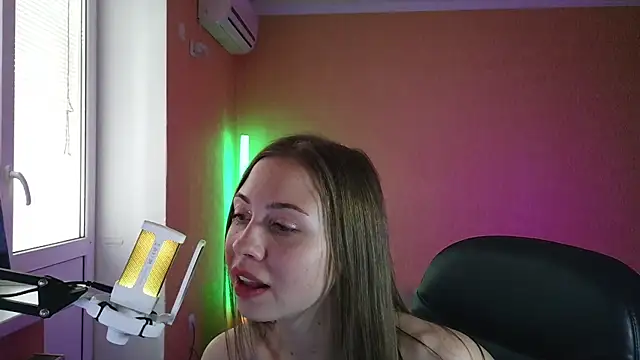 [21 Apr 12:36] Private Show – video od webkamerové modelky Elinaharper