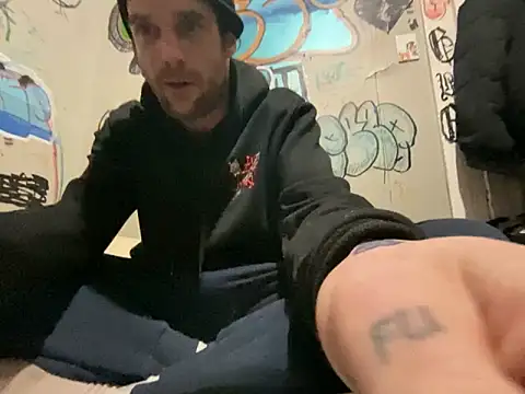 [24 Feb 21:53] Private Show