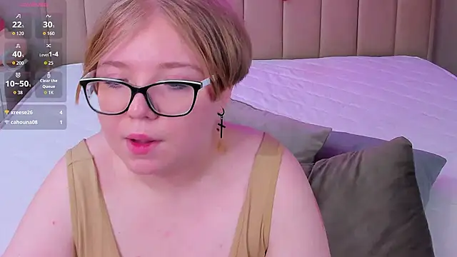 I'm playing with pussy — filmik Lauraaa_Smith, modela(-lki) na kamerkach