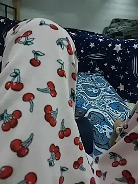 [31 Jan 16:00] Public Show - video van slut_sissy_boy cam-model