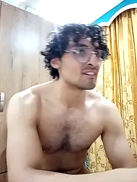 [7 Feb 00:47] Private Show – video modela na kameri Apolo_Men