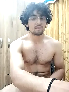 [10 Mar 23:39] Private Show – video modela na kameri Apolo_Men