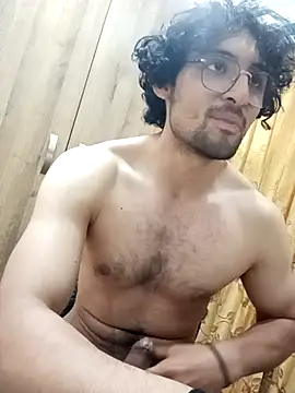 [11 Mar 00:29] Private Show – video modela na kameri Apolo_Men