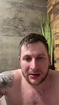 [19 Feb 23:46] Public Show full - video av LubasOriginMen cam model