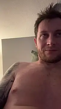 [10 Mar 22:36] Public Show – video od webkamerové modelky LubasOriginMen