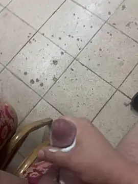 [14 Feb 00:33] Public Show - video av Can3438q cam-modell