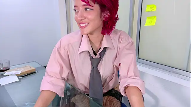 day at the office - clip cu MiaaBlake_ model videochat