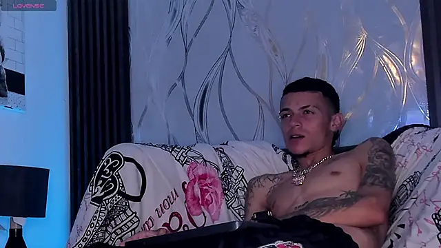 [12 Feb 00:53] Private Show - video của người mẫu cam ELL_PBC