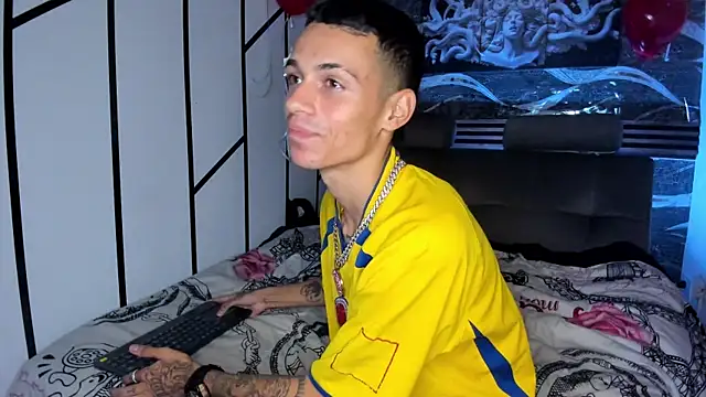 hole show - video của người mẫu cam ELL_PBC